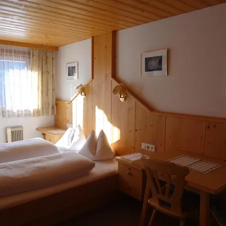 Pensjonat Berggasthaus Trojen 3*